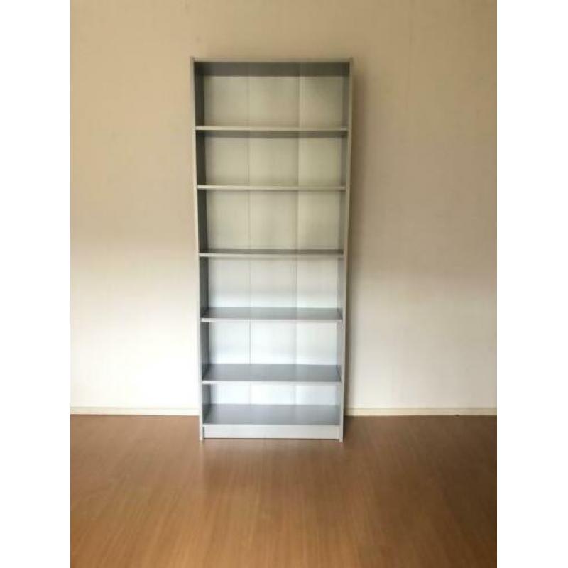 Billy boekenkast zilver/grijs 80x28x202