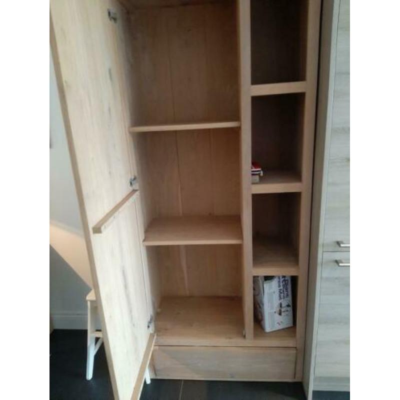 Eiken kast