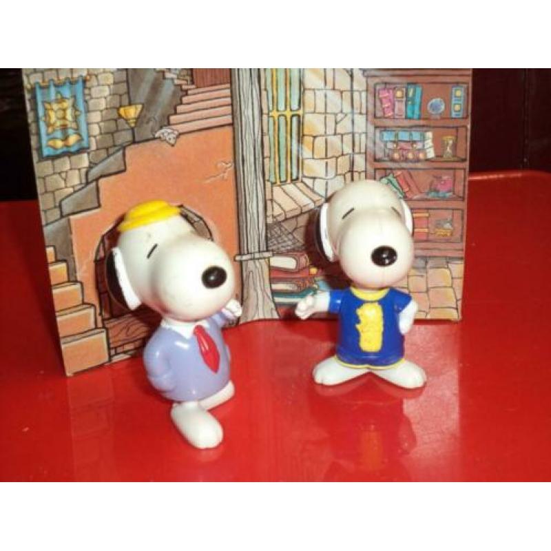 2 McDonalds Poppetjes van SNOOPY World Tour [Peanuts]