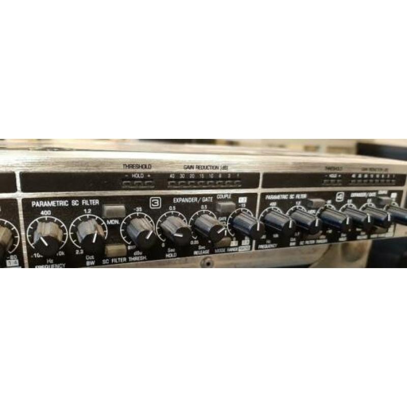 Behringer Multigate Pro XR 4400