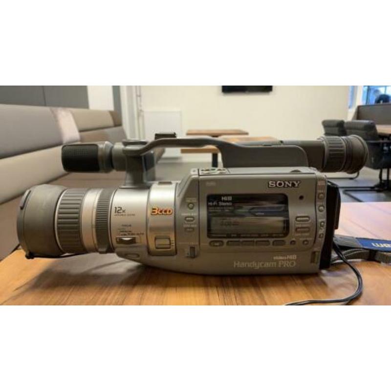 Sony hi8 handycam
