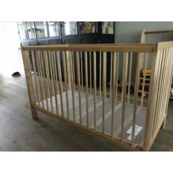 Ledikant/ co-sleeper Ikea hout