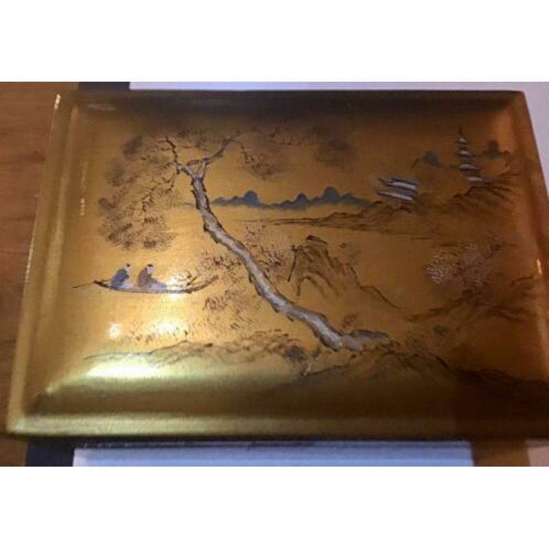 Oude japanse lakdoos goud kleur handbeschilderd