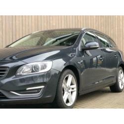 Volvo V60 2.4 D6 Twin Engine R-Design 2015 Grijs