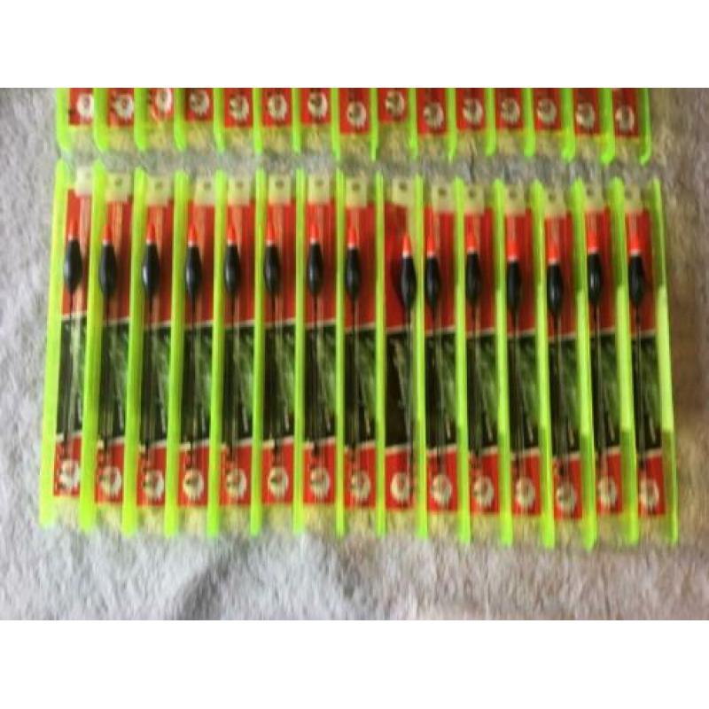 adv 373 / NIEUW mixset 30 complete vistuigjes LION