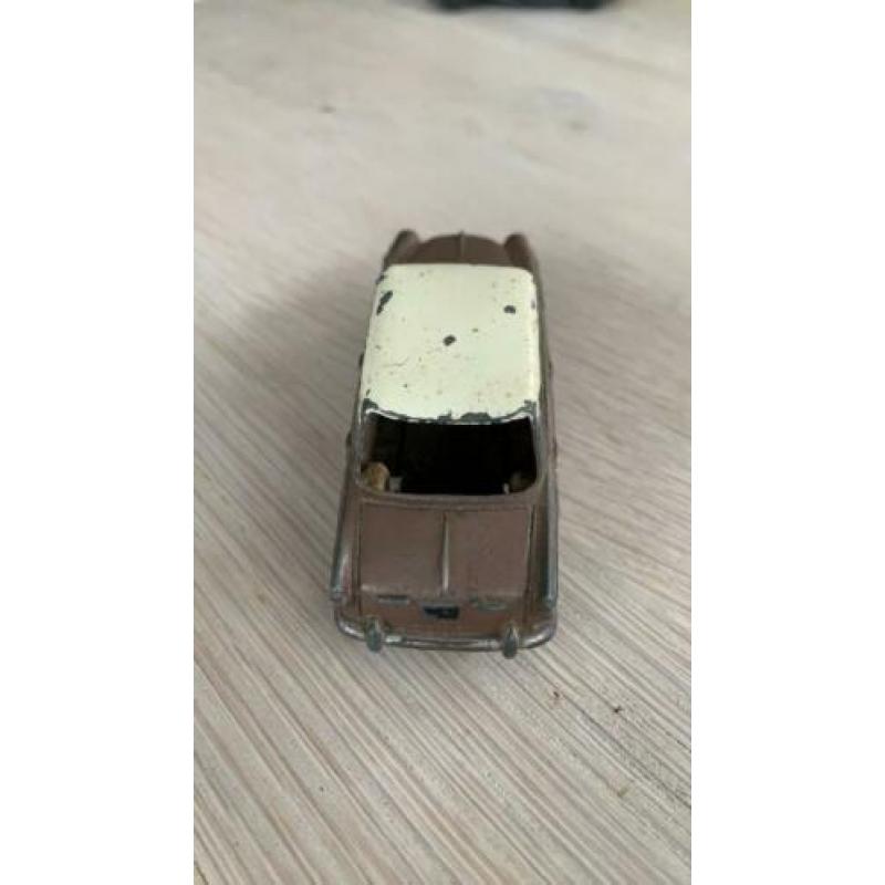 Dinky toys fiat 1200 grand vier