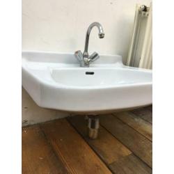 Vintage wasbak | in goede staat | klassieke wastafel | wit