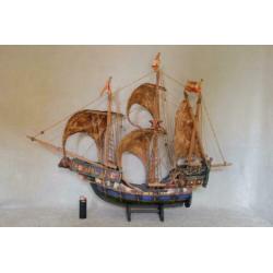 Groot houten schip decoratie