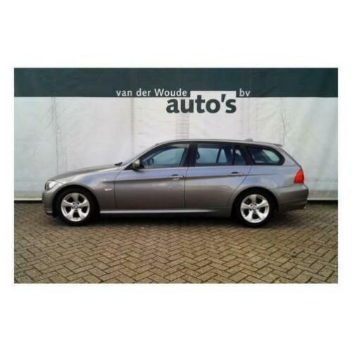 BMW 320d Touring Edition Luxury -LEER-XENON-NAVI-