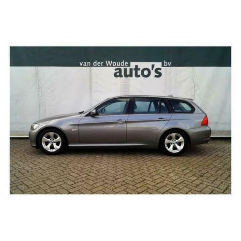 BMW 320d Touring Edition Luxury -LEER-XENON-NAVI-