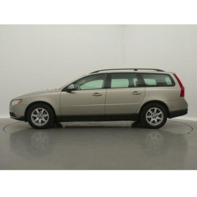 Volvo V70 2.0D 136PK NAVIGATIE / TREKHAAK / / AIRCO-ECC / CR