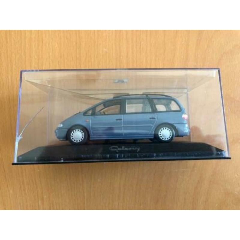 Minichamps: Ford Galaxy 1995-2000