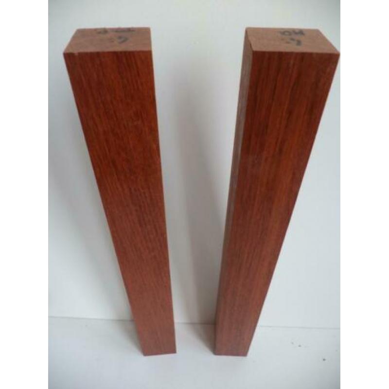 jatoba houten balkjes draaiwerk, heften handvaten geschaafd