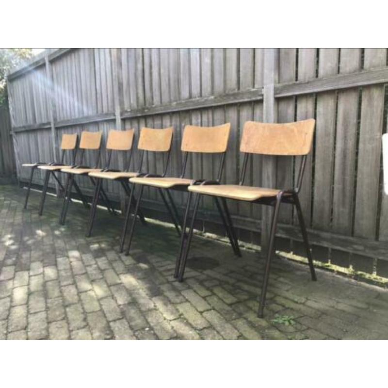 Nog 3 stuks Industriële vintage Marko Schoolstoelen
