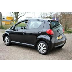 Toyota Aygo 1.0-12V Vvt-i+ 5-Deurs Zwart APK!! Zuinig!!