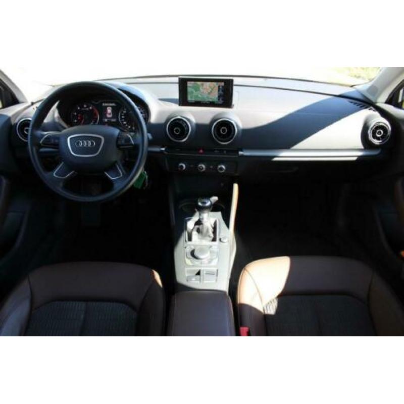 Audi A3 Limousine 1.4 TFSI AMB PRO LINE Navi Half Leer PDC