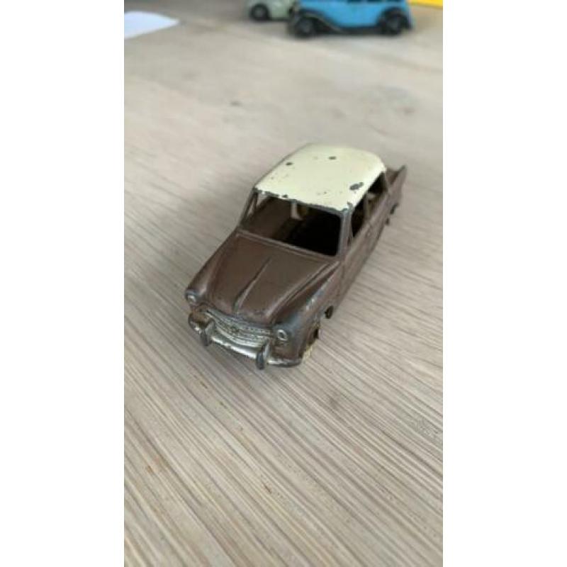 Dinky toys fiat 1200 grand vier