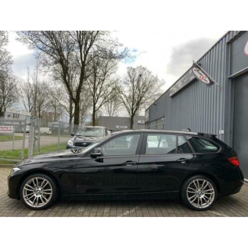 Bmw 3-serie Touring 316d Automaat,Grootbeeld Navigatie,Stoel