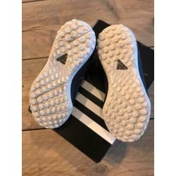 Adidas kunstgras voetbalschoen zwart maat 28