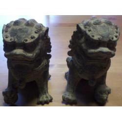 bronzen tempel leeuwen antiek