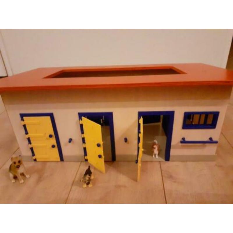Schleich paardenstal met boxen
