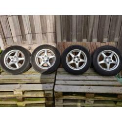 15" LM velgen (onbeschadigd) + nieuwe winterbanden 195/65