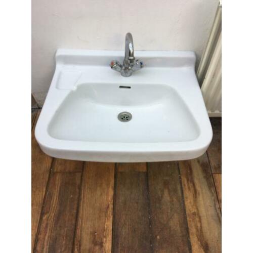 Vintage wasbak | in goede staat | klassieke wastafel | wit