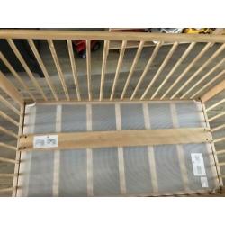 Ledikant/ co-sleeper Ikea hout