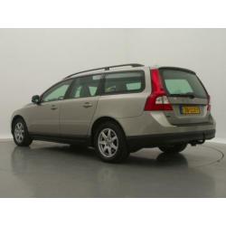 Volvo V70 2.0D 136PK NAVIGATIE / TREKHAAK / / AIRCO-ECC / CR