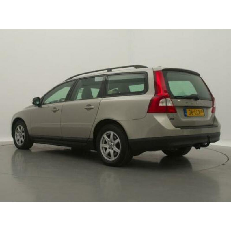 Volvo V70 2.0D 136PK NAVIGATIE / TREKHAAK / / AIRCO-ECC / CR
