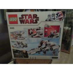 Lego Star Wars 8085 Freeco Speeder (2010)