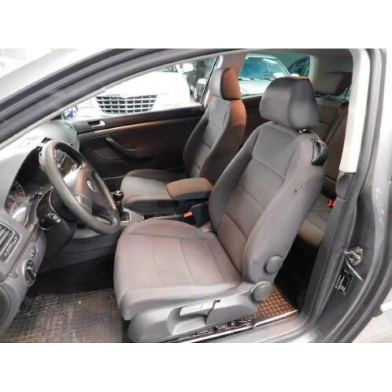Volkswagen Golf 2.0 FSI Sportline Business