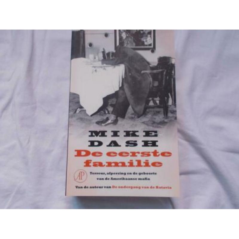 Verzameling (16 boeken) over de MAFFIA
