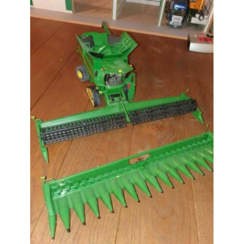 Mooie verzameling miniatuur 1:32 tekoop