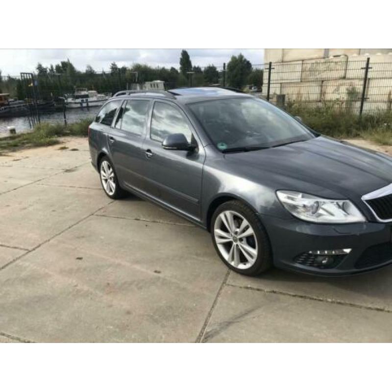 Skoda Octavia RS 2.0 TDI 125KW Dsg/Flippers/Schuifdak/Apk