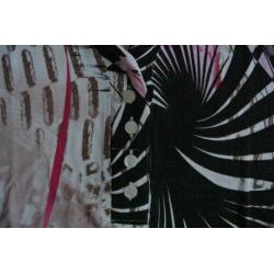 sensia shirtje 38 zwart met roze en beige met kraag knopen