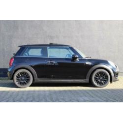 MINI 3-deurs Cooper aut. Chili + Serious Business + Panorama