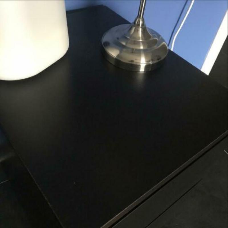 2x zwart/bruin nachtkastje malm Ikea