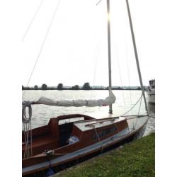 Zeilboot Kolibri 560 + stallingstrailer en buitenboordmotor