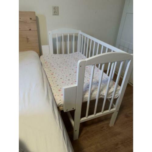 Co-sleeper, aanschuifwieg, schommelwieg Petite Amélie