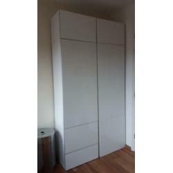 Twee PAX kledingkasten hoogglans wit