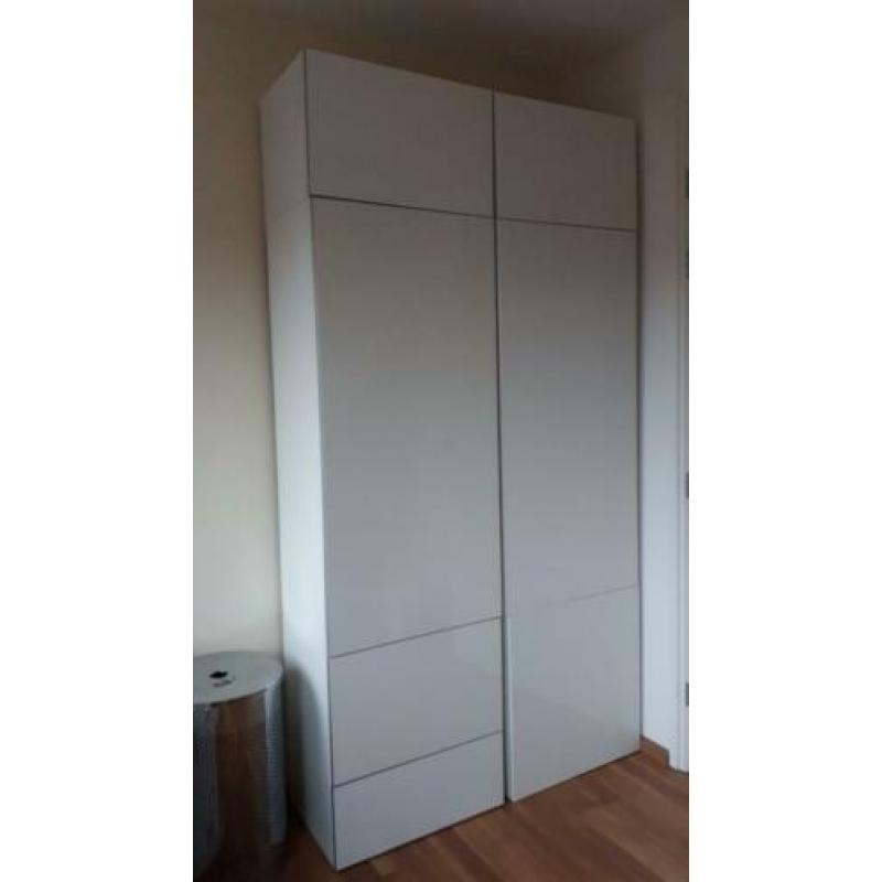 Twee PAX kledingkasten hoogglans wit