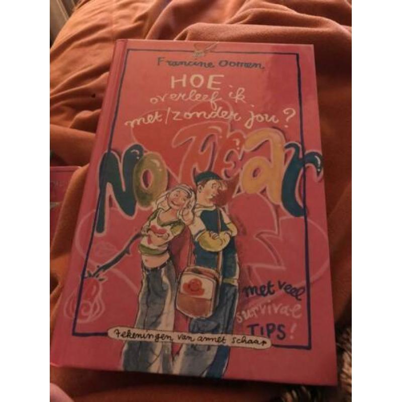 8 delen hoe overleef ik & 2 boeken van Lena