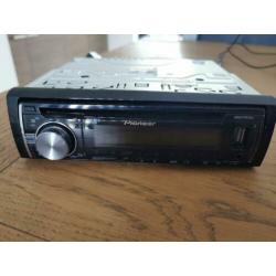 Pioneer radio met usb en DAB