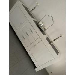 Witte dressoir