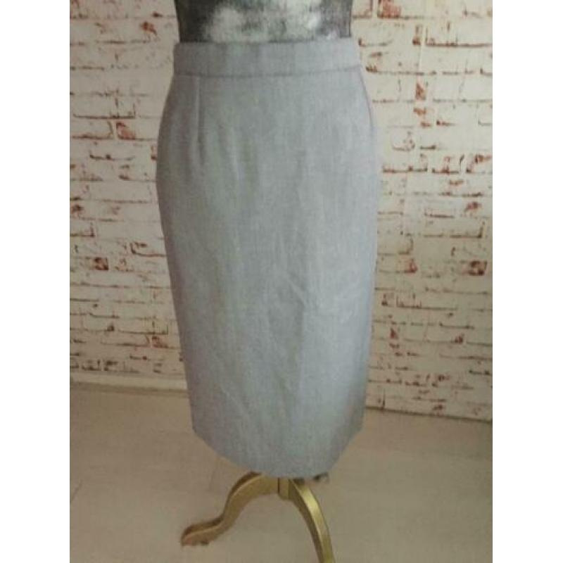 Licht grijze classic rok maat 38