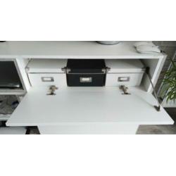 Wit dressoir c.q. TV-meubel