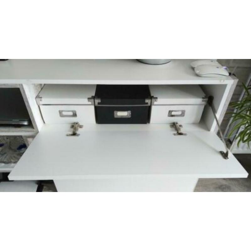 Wit dressoir c.q. TV-meubel