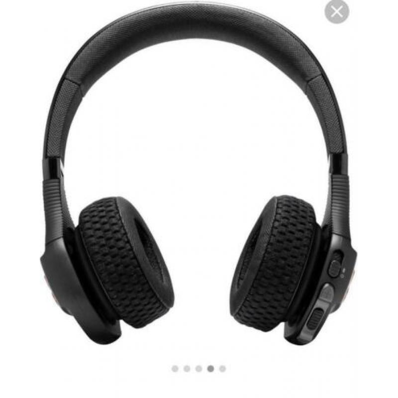 JBL train (under armour)