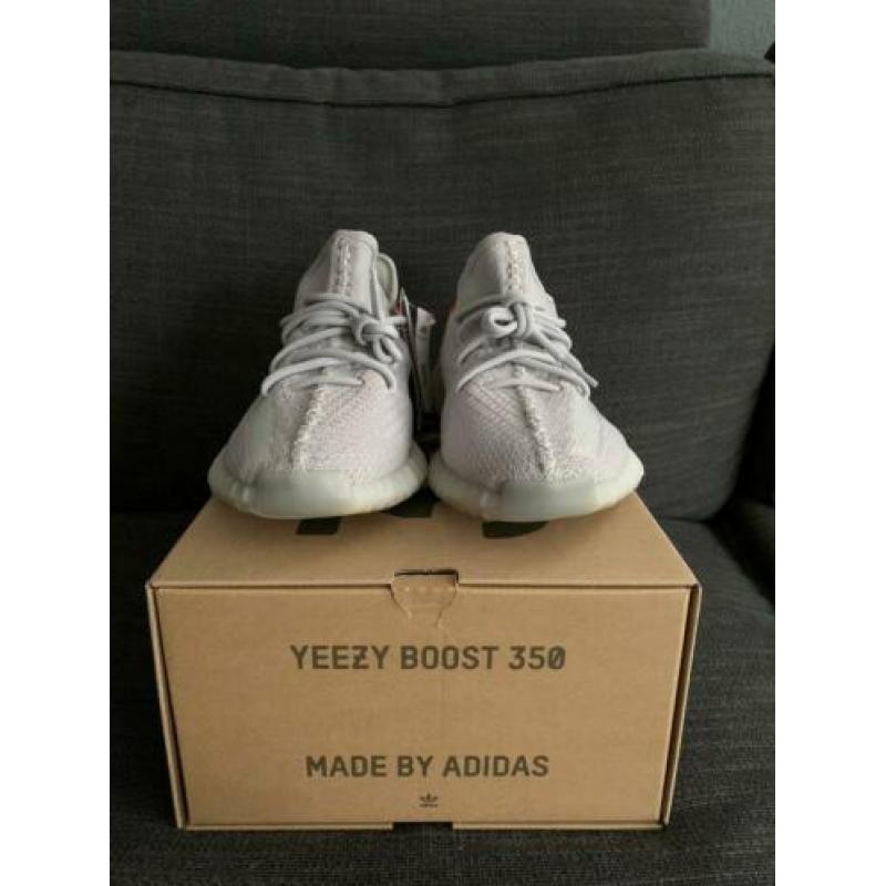 Yeezy Boost 350 V2 tail light maat 43 1/3